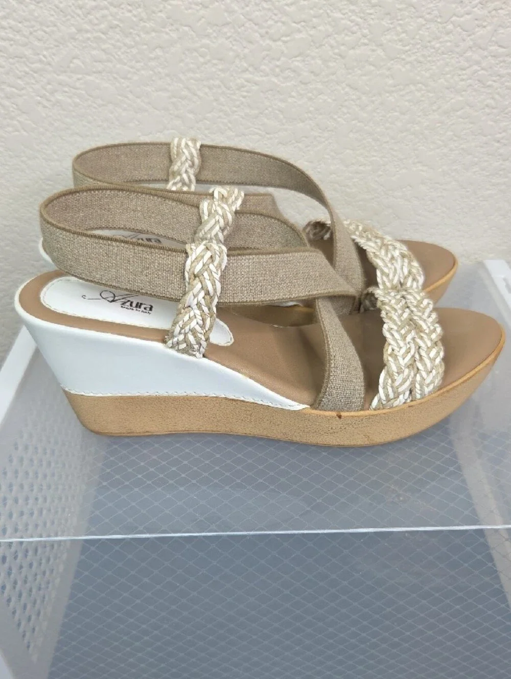 Azura neutral wedge